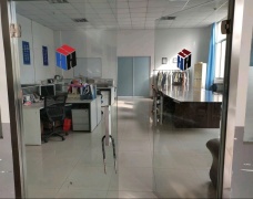 港閘區廠房出租，靠近南通理工學院，一棟3層，有電梯