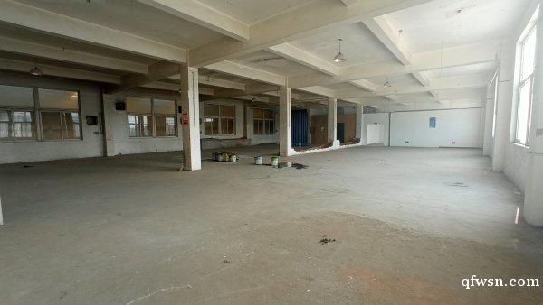 通州劉橋鎮廠房,二樓700平,層高5米,一樓可做前臺,有貨梯 通州劉橋鎮廠房,二樓700平,層高5米,一樓可做前臺,有貨梯