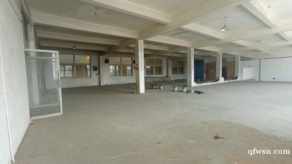 通州劉橋鎮廠房,二樓700平,層高5米,一樓可做前臺,有貨梯 通州劉橋鎮廠房,二樓700平,層高5米,一樓可做前臺,有貨梯