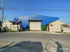 層高7.6米，兩臺3噸行車，電容量400KVA，大車可進(jìn)