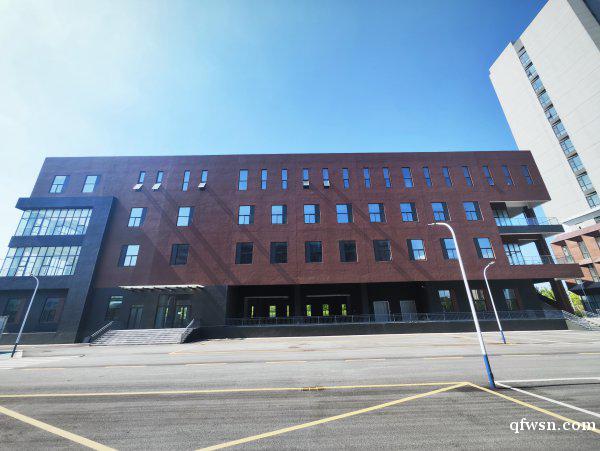 麥德龍東側 園區直招 業態不限 停車不限 麥德龍東側 園區直招 業態不限 停車不限